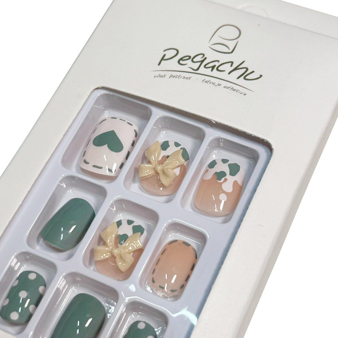 Pegachu uñas postizas 2024 verano modernas colores uñas postizas blancas verdes  con lazos, corazones, lunares