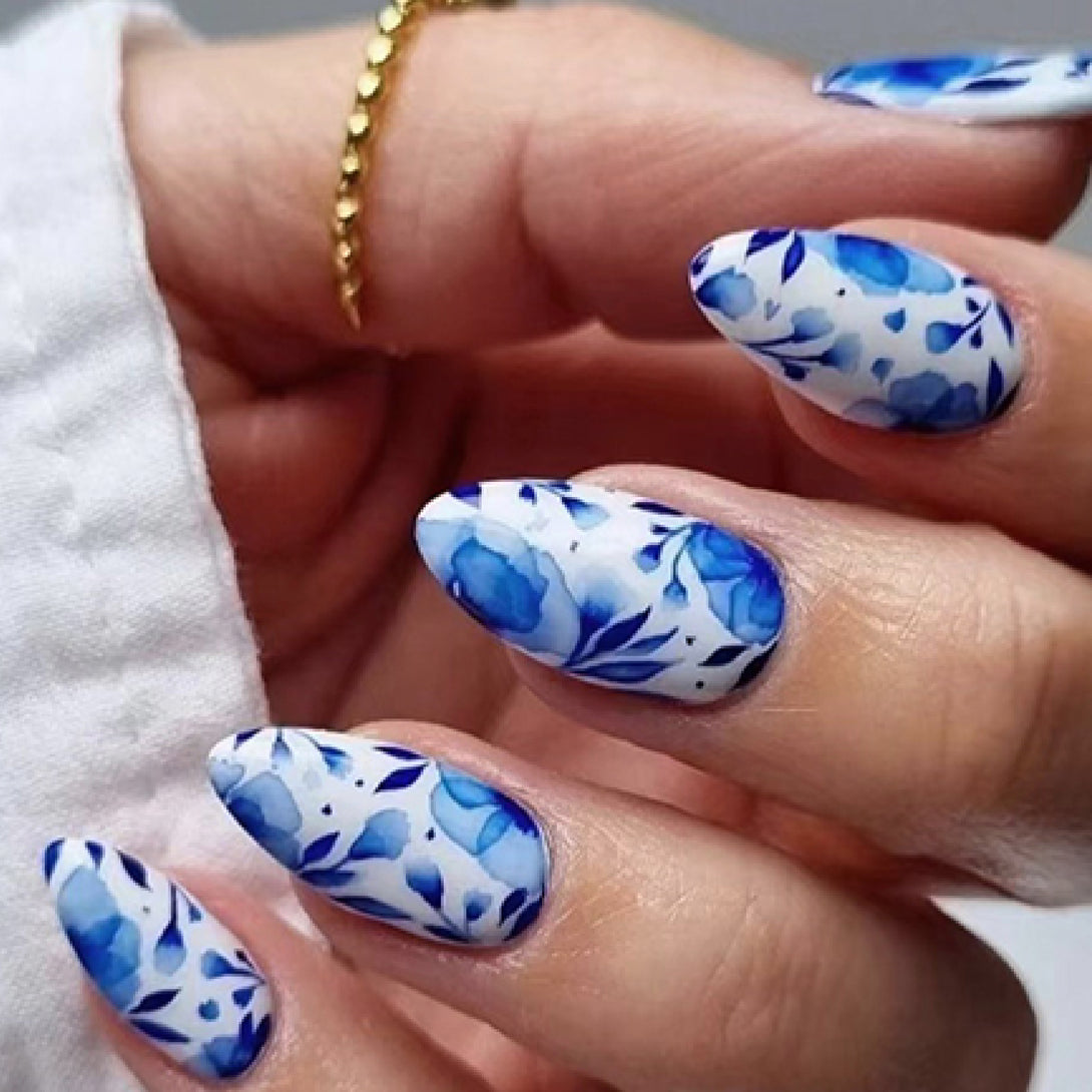 Pegachu uñas postizas 2024 verano modernas colores uñas postizas almendra medianas blancas azules con flores